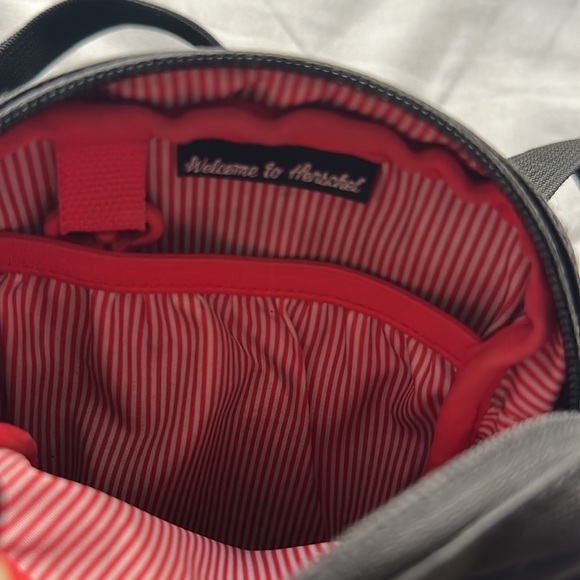 Herschel cross body bag - Picture 2 of 2